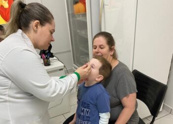 Ouro vacina 60 crianças contra a paralisia infantil