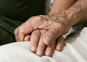 Sancionada a política de cuidado às pessoas com Alzheimer ou demências