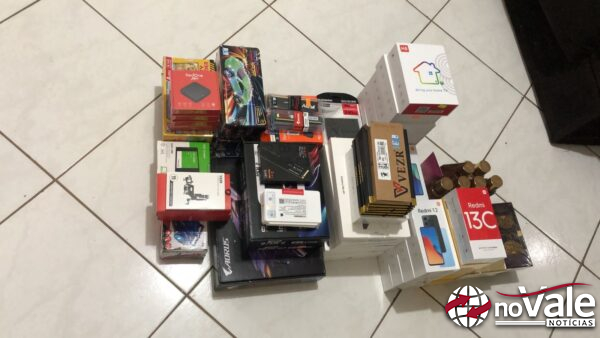 Polícia Militar apreende mercadorias ilegais do Paraguai na BR-282 em Campos Novos