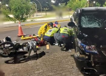 Colisão entre carro e moto deixa duas pessoas feridas em Videira