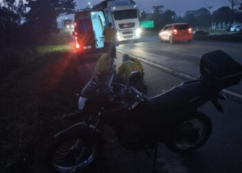 Homem fica ferido após ser arrastado por automóvel na BR-470