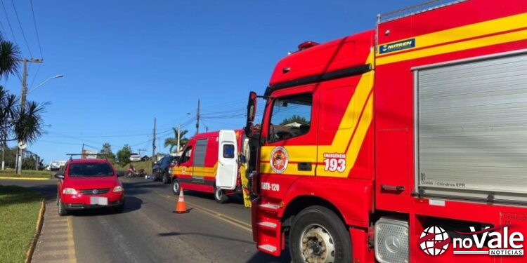 Colisão entre carro e moto deixa mulher ferida em Videira