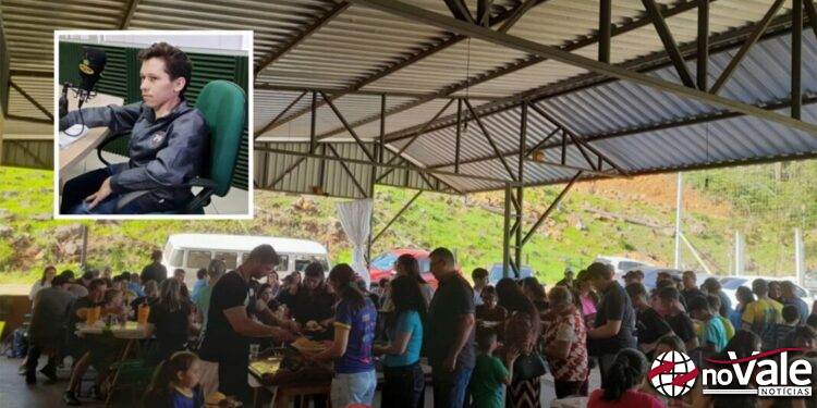 Organizadores do almoço beneficente em prol de José Souza Duarte(zeca), entregam valores arrecadados a família