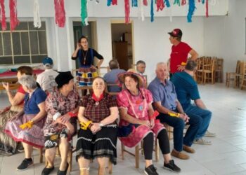 Festejos juninos tomam conta da terceira idade do município de Ouro