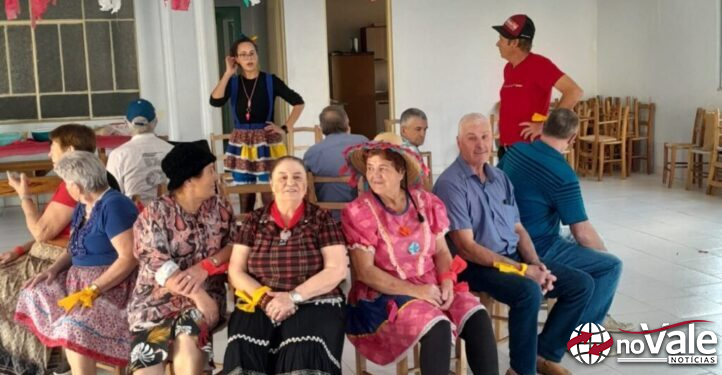 Festejos juninos tomam conta da terceira idade do município de Ouro