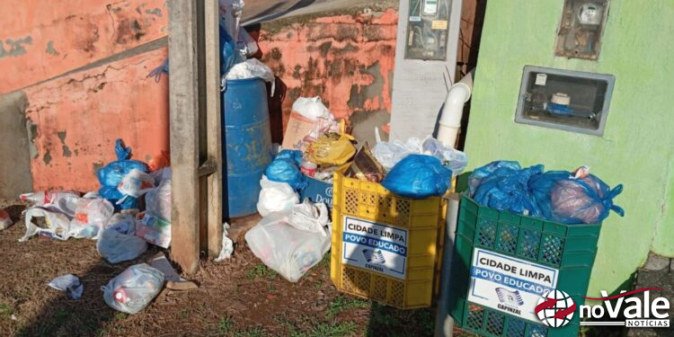 Moradores do Loteamento Fernanda, em Capinzal, sofrem com acúmulo de lixo há uma semana