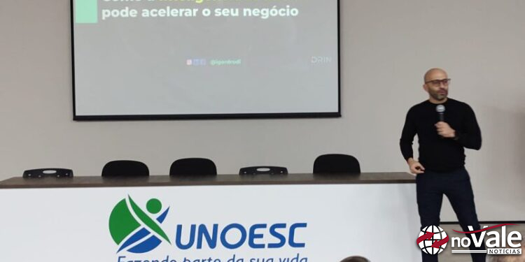 Palestra sobre a aplicação da inteligência artificial no ramo dos negócios é realizada em Capinzal
