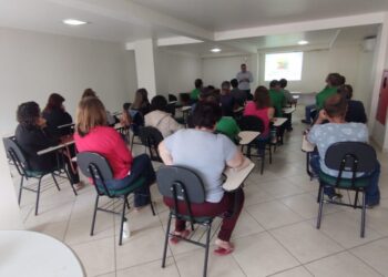 Sindicato dos Trabalhadores Rurais de Ouro promove palestra volta a agricultura familiar