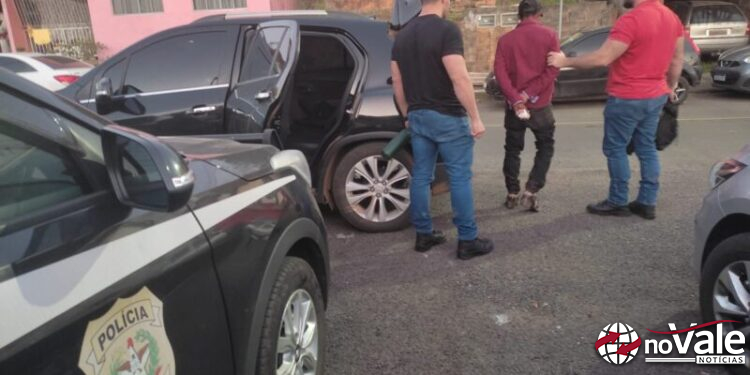 Homem com mandado de prisão por estupro de vulnerável é preso em Campos Novos