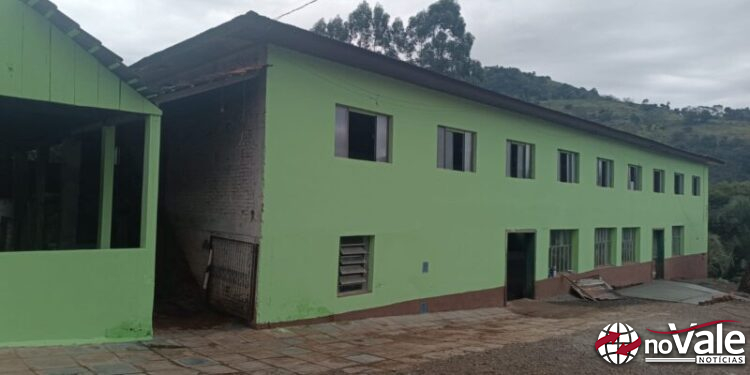 Salão do Distrito de Uruguai (Piratuba) é revitalizado com esforço voluntário