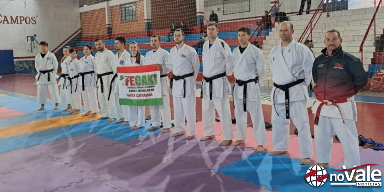 Seleção Catarinense de karatê intensifica treinamentos para o Campeonato Brasileiro