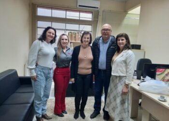 Secretário de Estado da Educação, Aristides Cimadon, visita Colégio Mater Dolorum