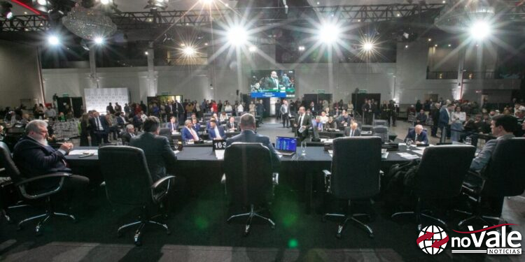 Assembleia Legislativa de Santa Catarina aprova multa por porte e uso de entorpecentes em locais públicos