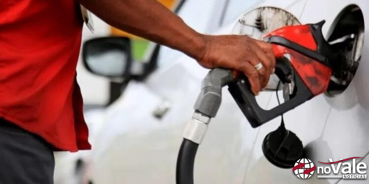 Petrobras anuncia aumento de 7,12% no preço da gasolina