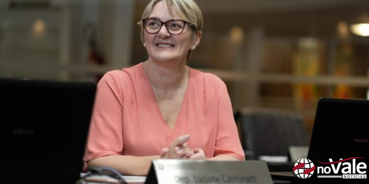 Projeto estabelece equipe disciplinar mínima para atuação em ambiente escolar