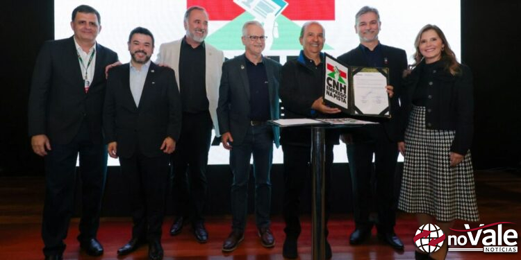 Governador sanciona lei do Programa CNH Emprego na Pista para oferta de mais de 30 mil carteiras de habilitação gratuitas