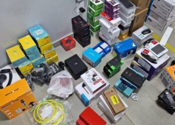 Polícia Militar Rodoviária apreende medicamentos e eletrônicos contrabandeados do Paraguai em Ouro