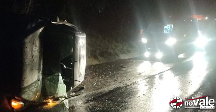 Saída de pista deixa condutor ferido em Lebon Régis