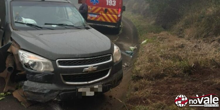 Colisão em barranco deixa condutora ferida na SC-135