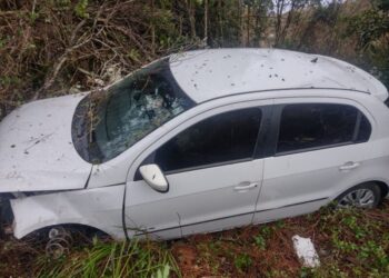 Saída de pista deixa condutor ferido na SC-135