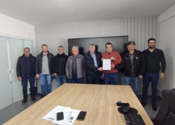 Assinada a Ordem de Serviço para a Construção de mangueiras da pista de arremate no Parque de Exposições Domingos Pellizzaro