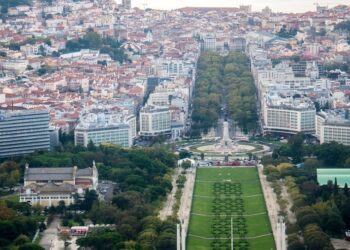 Governador lidera comitiva catarinense que vai a Portugal em busca de parcerias