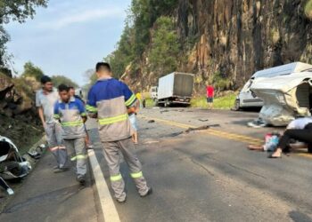 Acidente envolvendo três veículos é registrado na BR-282 próximo a Erval Velho