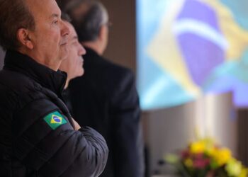 Governador de Santa Catarina defende mudança no hino do Estado