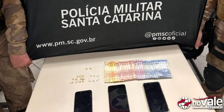 Polícia Militar apreende drogas e prende suspeitos de tráfico em Herval d’Oeste