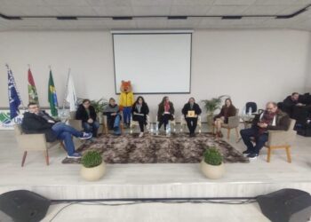 Secretaria da educação de Capinzal promove encontro com autores na V Jornada Literária