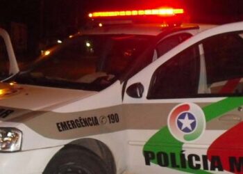 Homem é preso pela PM por violência contra mulher em Passos Maia
