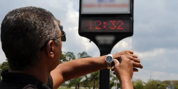 Horário de verão tem apoio de 54,9% da população