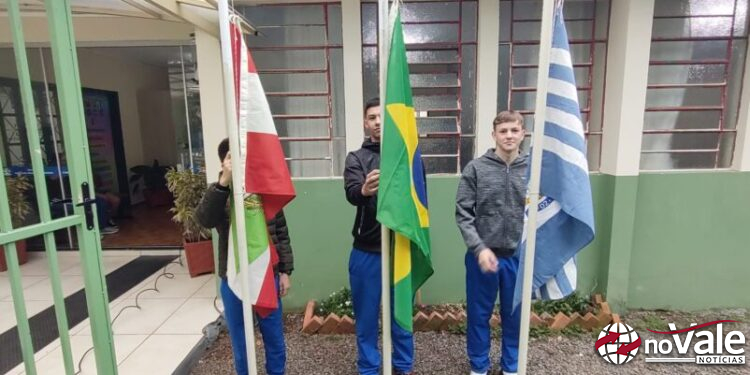 Escola São Cristóvão inicia programação da Semana da Pátria