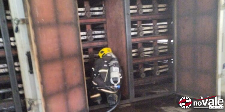 Bombeiros controlam princípio de incêndio em madeireira em Salto Veloso