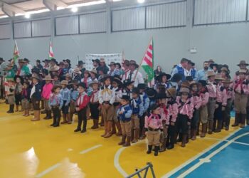 Modalidades de vaca para e laço inclusão movimentam o Rodeio de Campeões de Jaborá