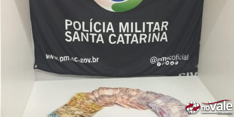 Polícia recupera dinheiro e prende um dos suspeitos de roubo à fruteira em Concórdia