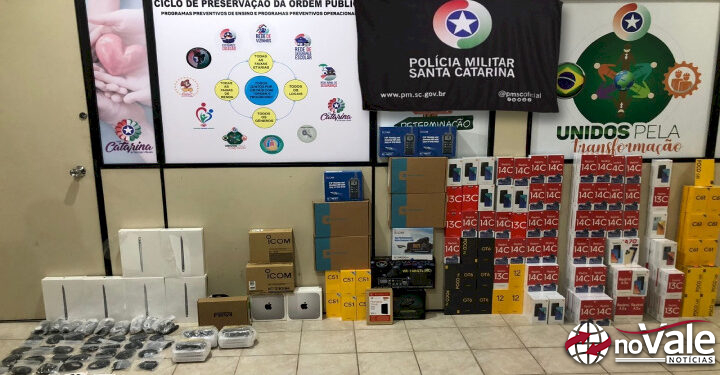 Ônibus com carga de eletrônicos é abordado em operação policial