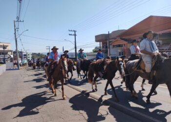 13ª Cavalgada Farroupilha reúne grande número de participantes