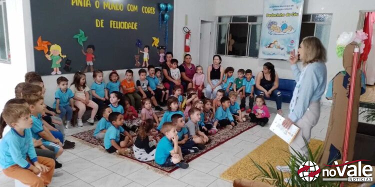 Escritora Maria Helena Bazzo participou de atividade no CMEI Pedacinho do Céu