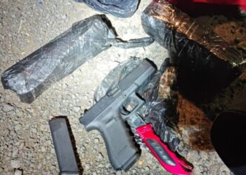PRF flagra condutor portando arma de uso restrito e munição de guerra durante fiscalização