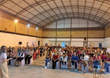 Rede de Farmácias Med Farma realiza palestra de conscientização sobre o câncer de mama em Capinzal