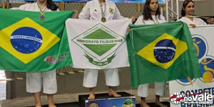 Atleta Ana de Matos, de Capinzal é vice-campeã no mundial de karatê