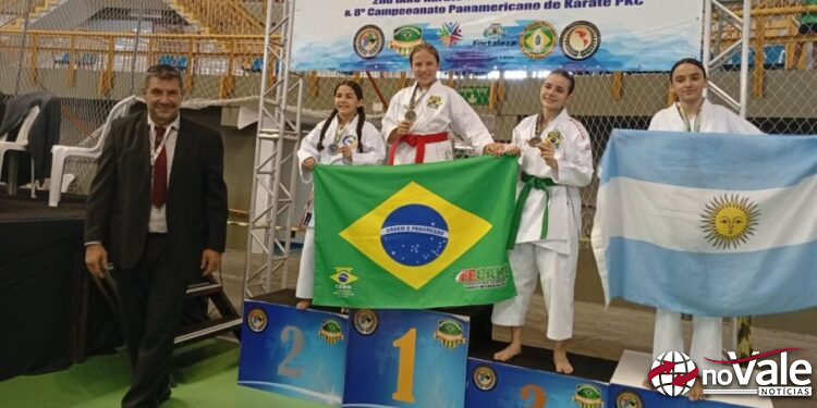Djulia das Chagas também conquista título no mundial de karatê