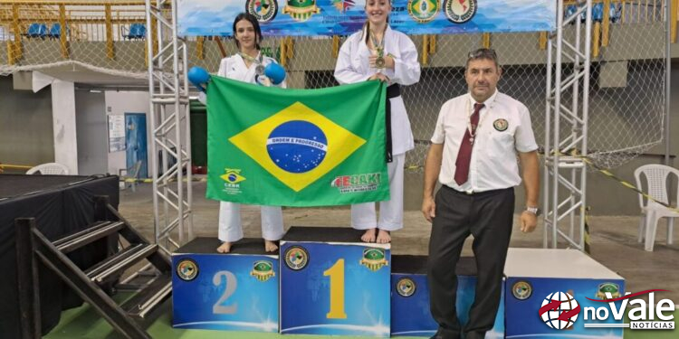 Danieli Saretta obtém mais um título no mundial de karatê