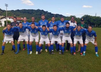 Master Futebol Capinzal vence partida em Treze Tílias