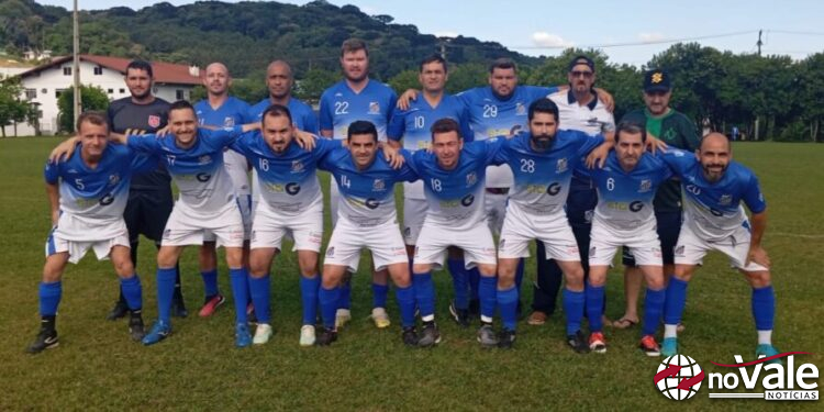Master Futebol Capinzal vence partida em Treze Tílias