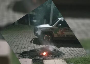 Polícia Militar detém homem após ameaçar mãe e atear fogo em colchão em Zortéa