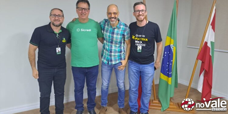 Sicredi UniEstados realiza encontros com a imprensa