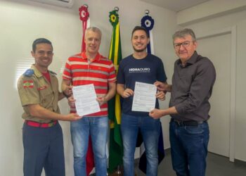 Assinada ordem de serviço para reforma do telhado do Corpo de Bombeiros Militar de Capinzal