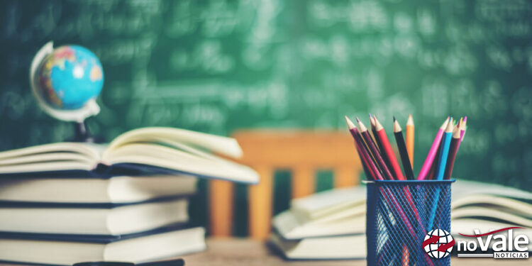 Governo deve lançar bolsas para incentivar formação de novos professores